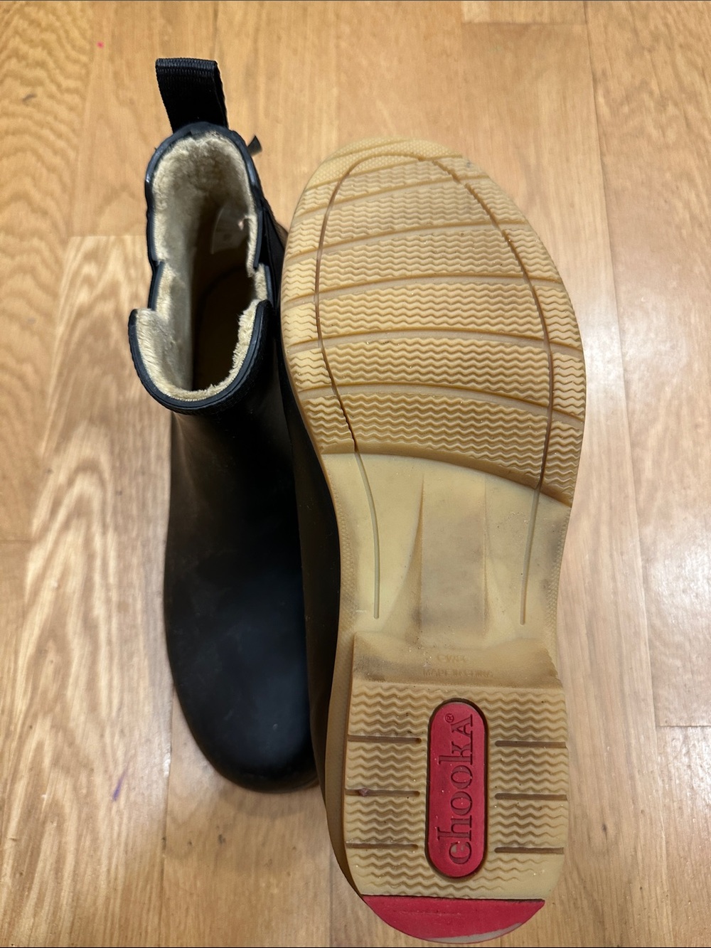chooka Black Rubber Chelsea Boot with Cream Fuzzy Lining and Tan Sole